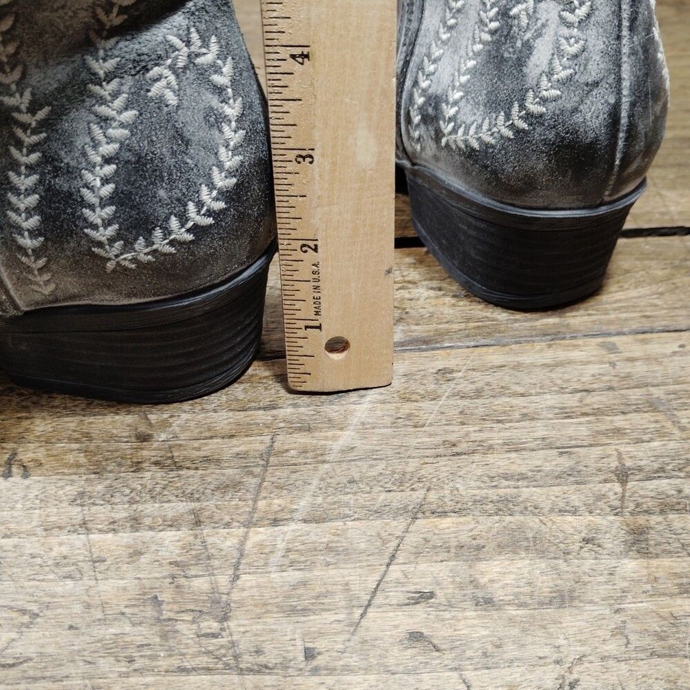 STERLING RIVER Size 11M Leather Ankle Cowboy Boots Gray Embroidered Vines - Picture 14 of 14